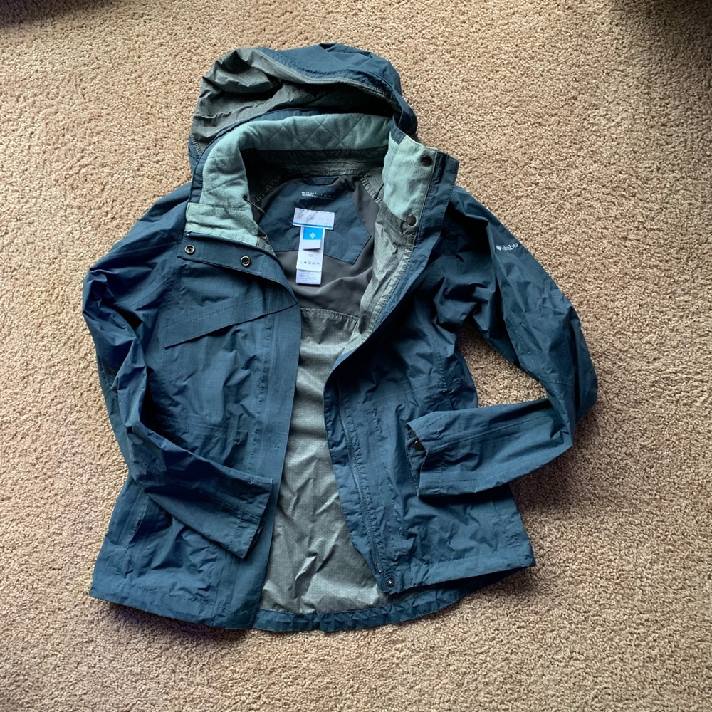 Columbia medium omnitech jacket
